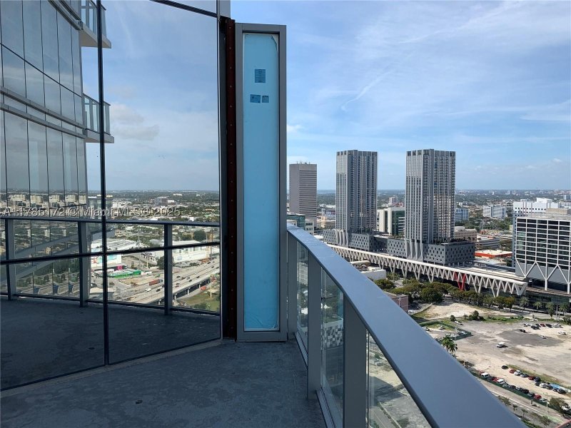 Condo for sale at Paramount Miami WorldCenter 3002