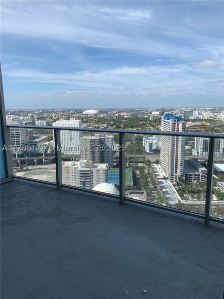 Condo for sale at Paramount Miami WorldCenter 3002