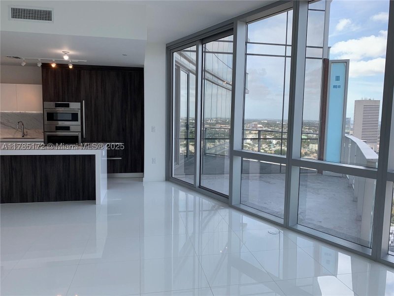 Condo for sale at Paramount Miami WorldCenter 3002