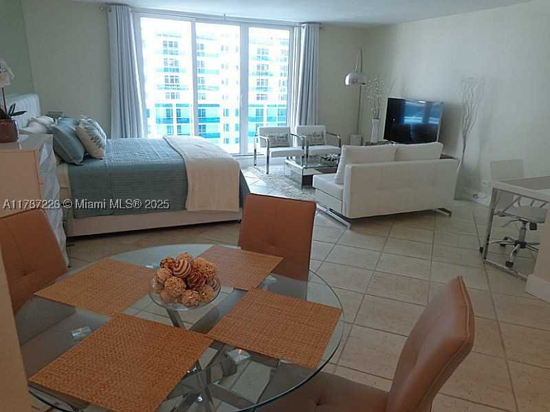 Alquiler de apartamento en Roney Palace 1221