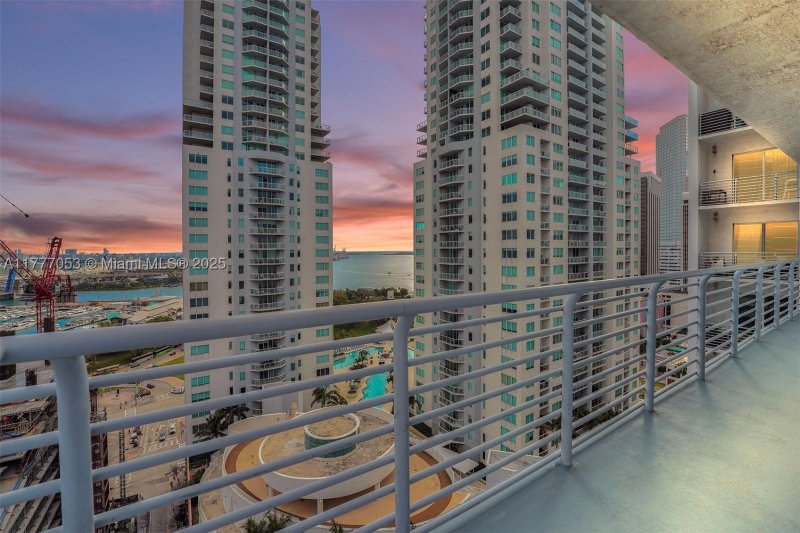 Condo for sale at Loft Downtown I 2202