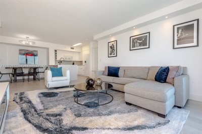 Aluguel de apartamento no Yacht Club at Portofino 2410