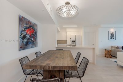 Aluguel de apartamento no Yacht Club at Portofino 2410
