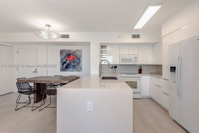 Aluguel de apartamento no Yacht Club at Portofino 2410