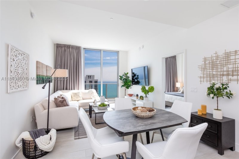 Apartment for rent at Hyde Beach House T4303
