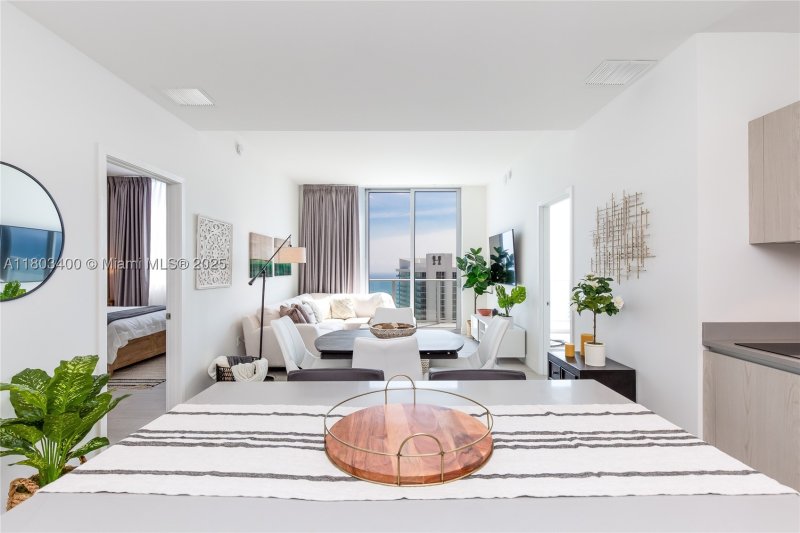 Apartment for rent at Hyde Beach House T4303
