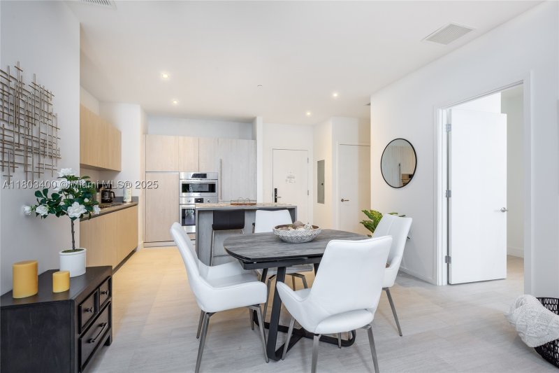 Apartment for rent at Hyde Beach House T4303