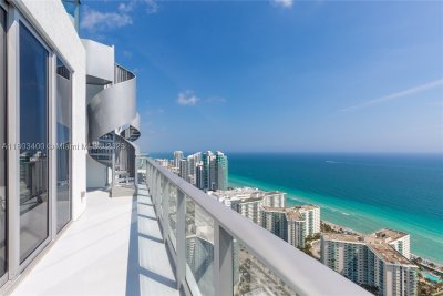Hyde Beach House Apt #T4303