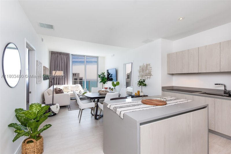 Apartment for rent at Hyde Beach House T4303