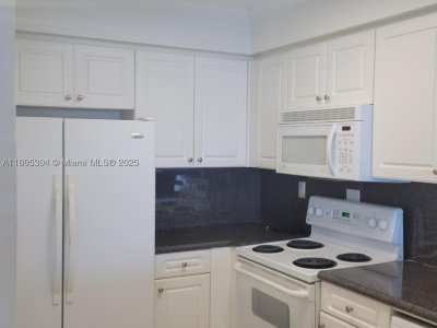 Comprar apartamento en The Wave Condo 1634