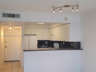 Comprar apartamento en The Wave Condo 1634