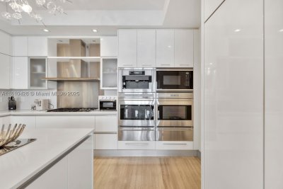 Comprar apartamento en St Regis Bal Harbour South 2403S