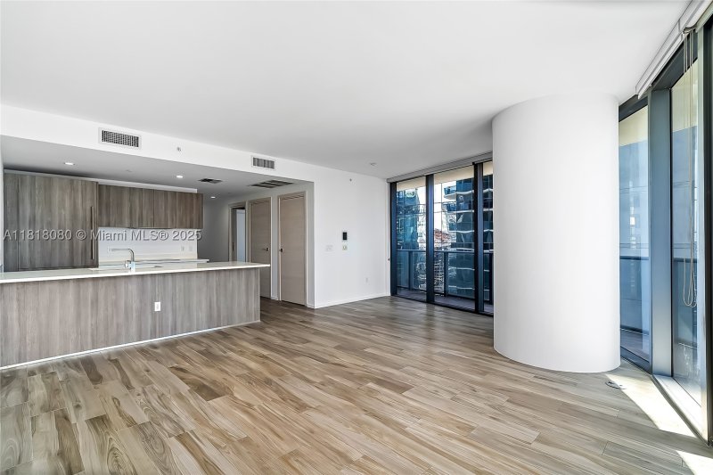 Comprar apartamento en SLS Lux Brickell 3704