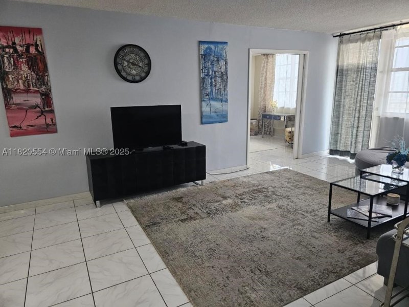 Condo for sale at Winston Towers 2111