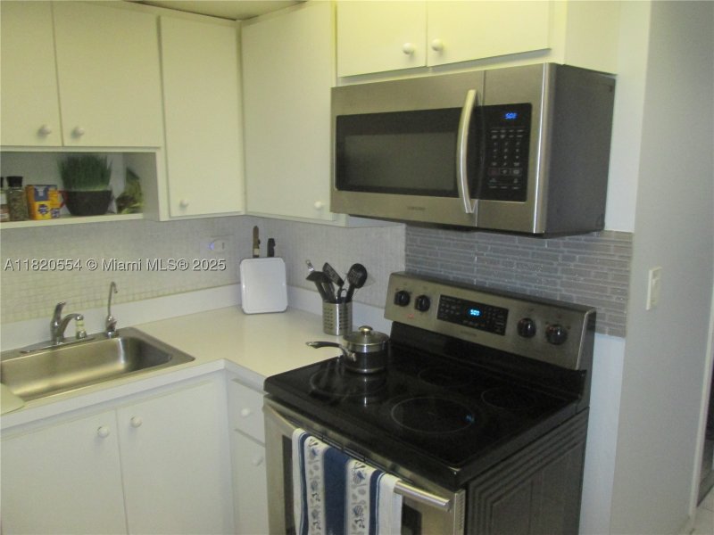Condo for sale at Winston Towers 2111