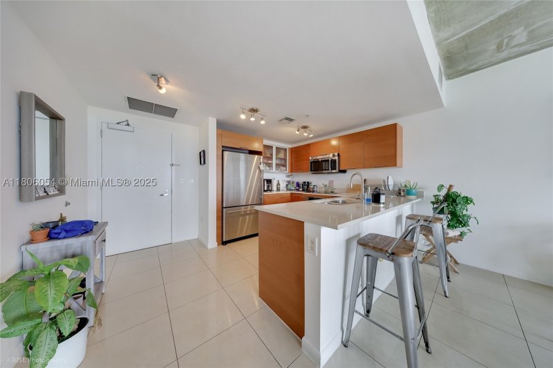 Condo for sale at Midtown Midblock 1007