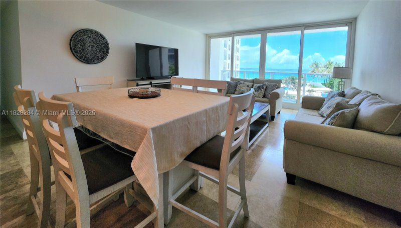 Apartment for rent at Alexander Towers 320