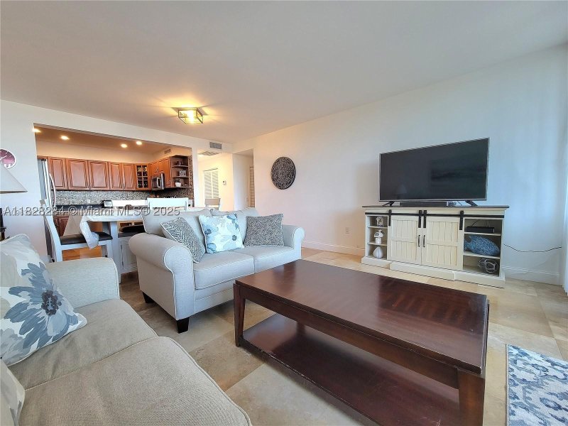 Apartment for rent at Alexander Towers 320