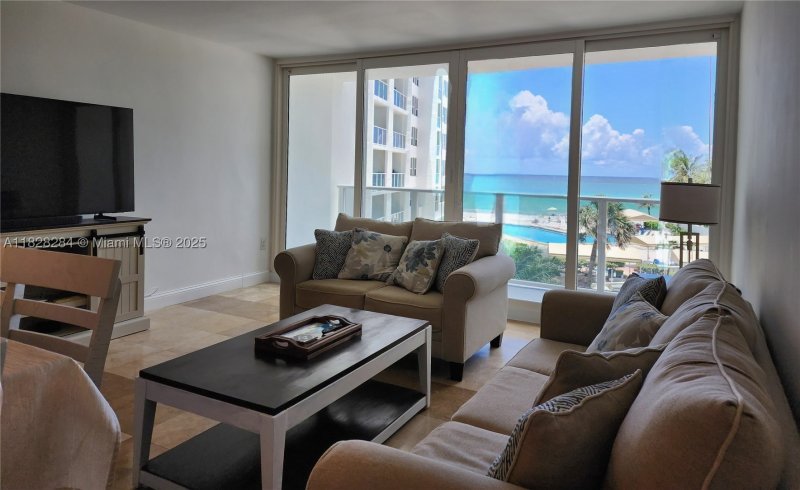 Apartment for rent at Alexander Towers 320