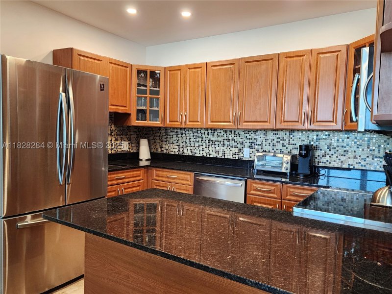 Apartment for rent at Alexander Towers 320