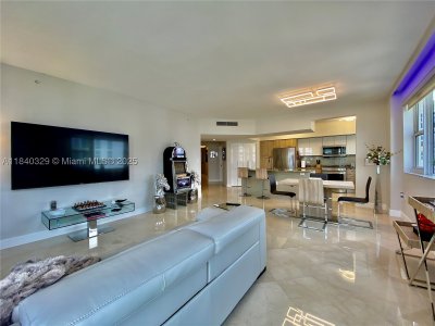 Comprar apartamento no Turnberry Village South 1220