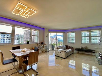 Comprar apartamento no Turnberry Village South 1220
