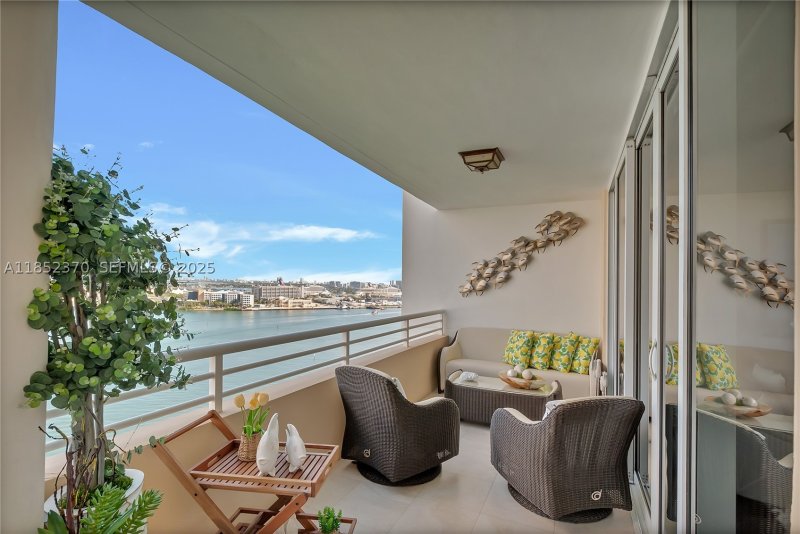Comprar apartamento en Three Tequesta Point 1906