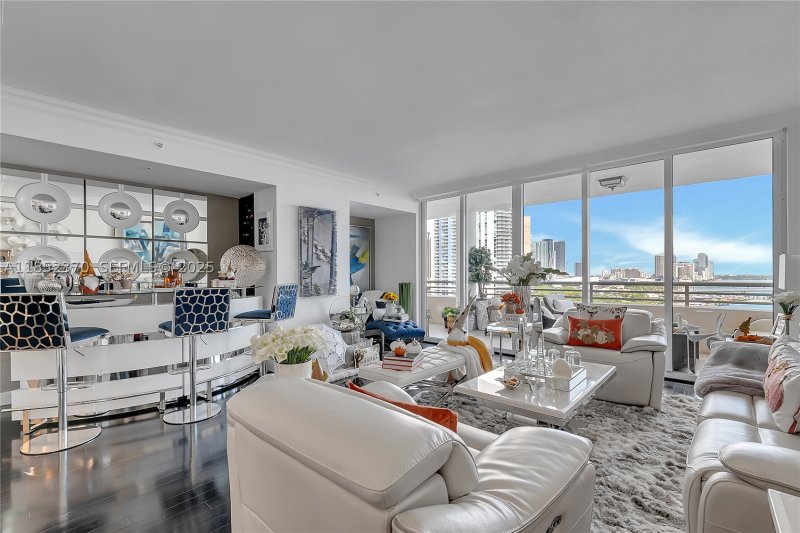 Comprar apartamento en Three Tequesta Point 1906