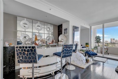 Comprar apartamento en Three Tequesta Point 1906