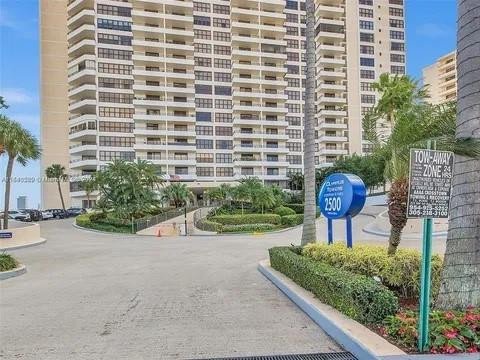 Condo for sale at Olympus Condo 814