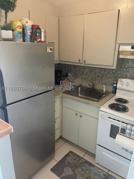 Condo for sale at Bayshore Yacht Tennis Club 215