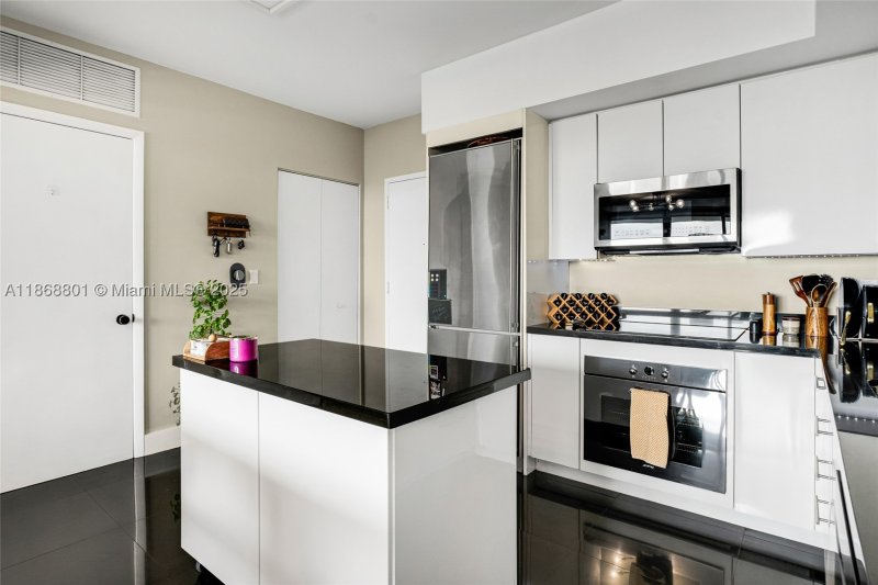 Comprar apartamento en Mint at Riverfront 4312