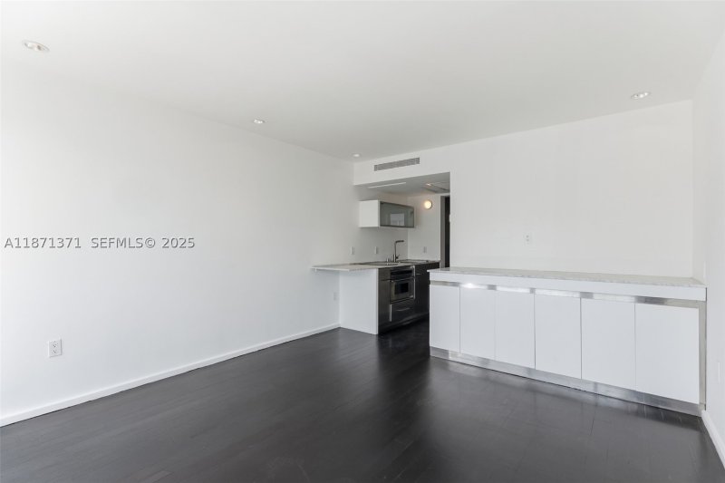 Condo for sale at The Fontana 210