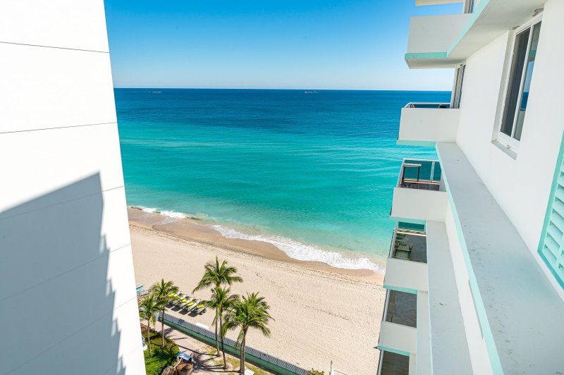 Apartment for rent at Sea Air Towers 1203