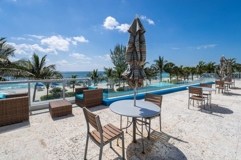 Comprar apartamento en M Resort Residences 1609