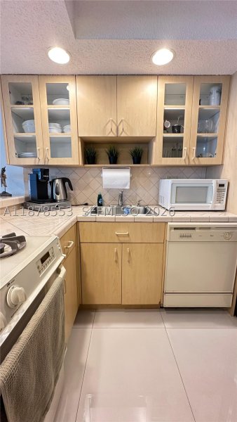 Apartment for rent at Parker Plaza Estates 725