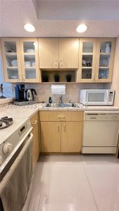 Aluguel de apartamento no Parker Plaza Estates 725