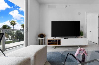 Comprar apartamento no Quadro Miami Design District S-208