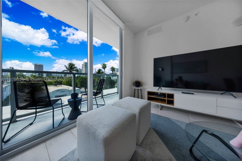 Comprar apartamento no Quadro Miami Design District S-208