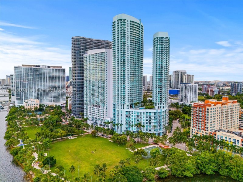 Condo for sale at Quantum 4018