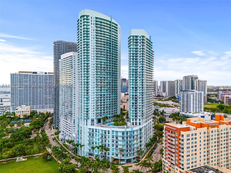 Condo for sale at Quantum 4018