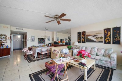 Comprar apartamento en East Point Towers 1018