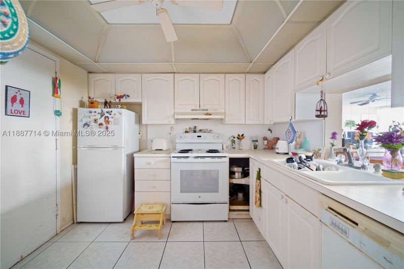 Condo for sale at East Point Towers 1018