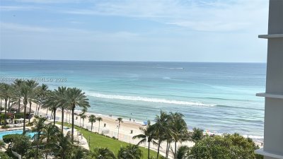 Comprar apartamento no Aventura Beach Club 720