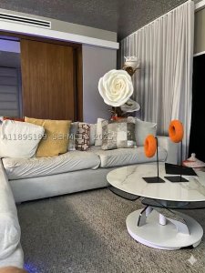 Comprar apartamento no Azure 305