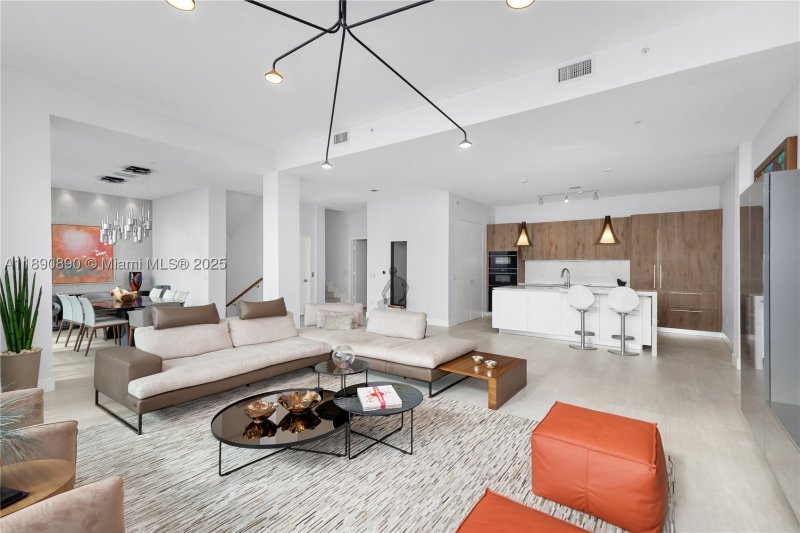 Condo for sale at Paraiso Bay Miami BH7
