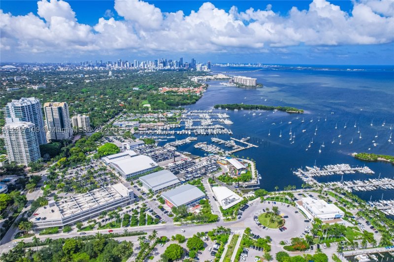 Comprar apartamento en MR. C Residences 1506
