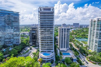 Comprar apartamento en MR. C Residences 1506