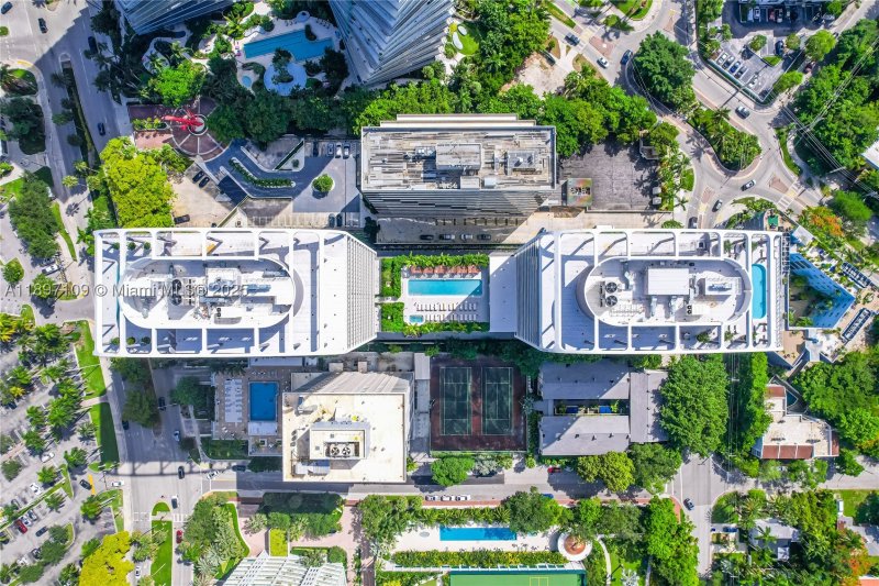 Comprar apartamento en MR. C Residences 1506