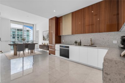 Comprar apartamento en MR. C Residences 1506
